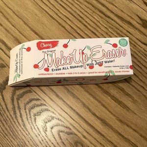 MakeUp Eraser Cherry Cloth 15.5 in x 7.25 in